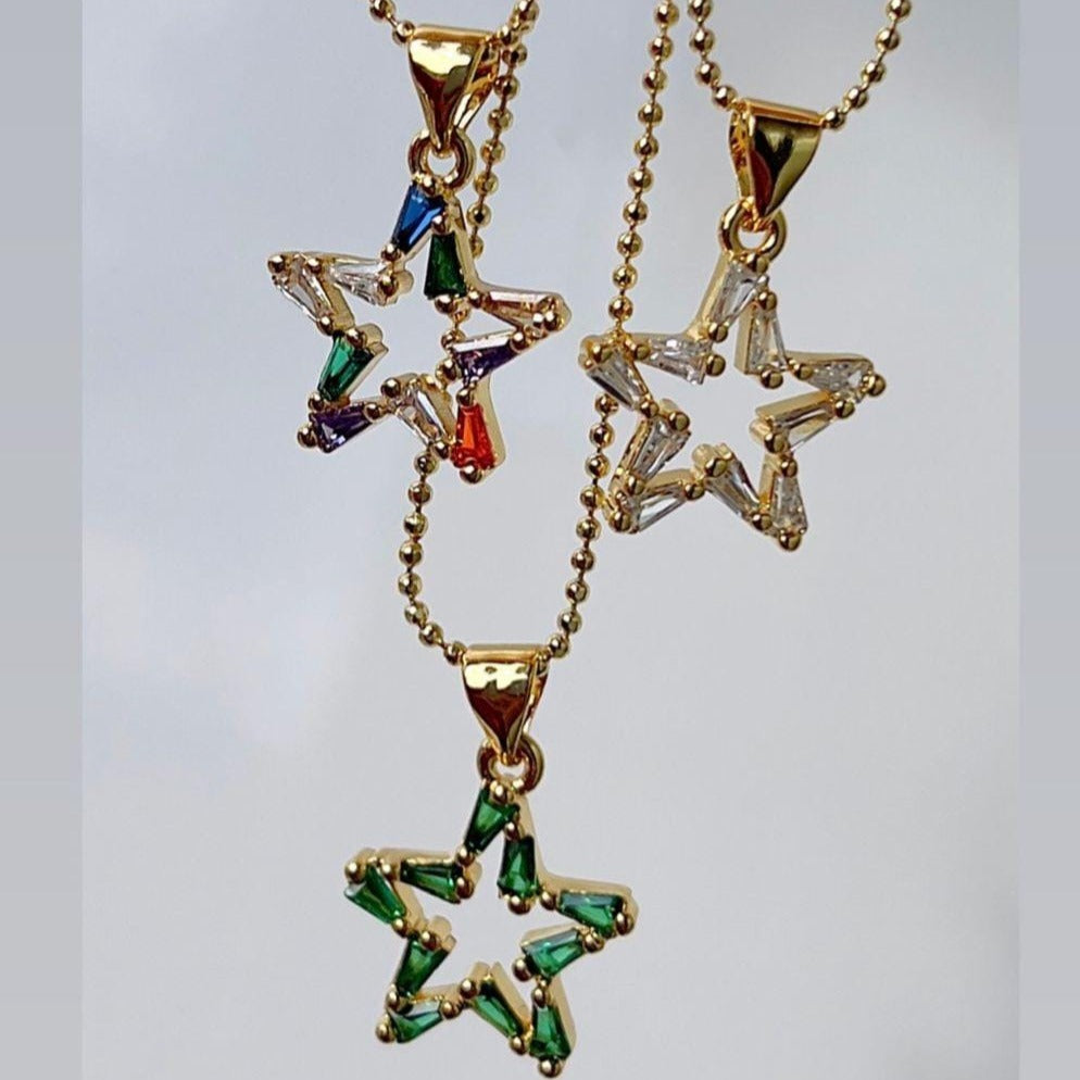 Cadena con estrellas de colores C
