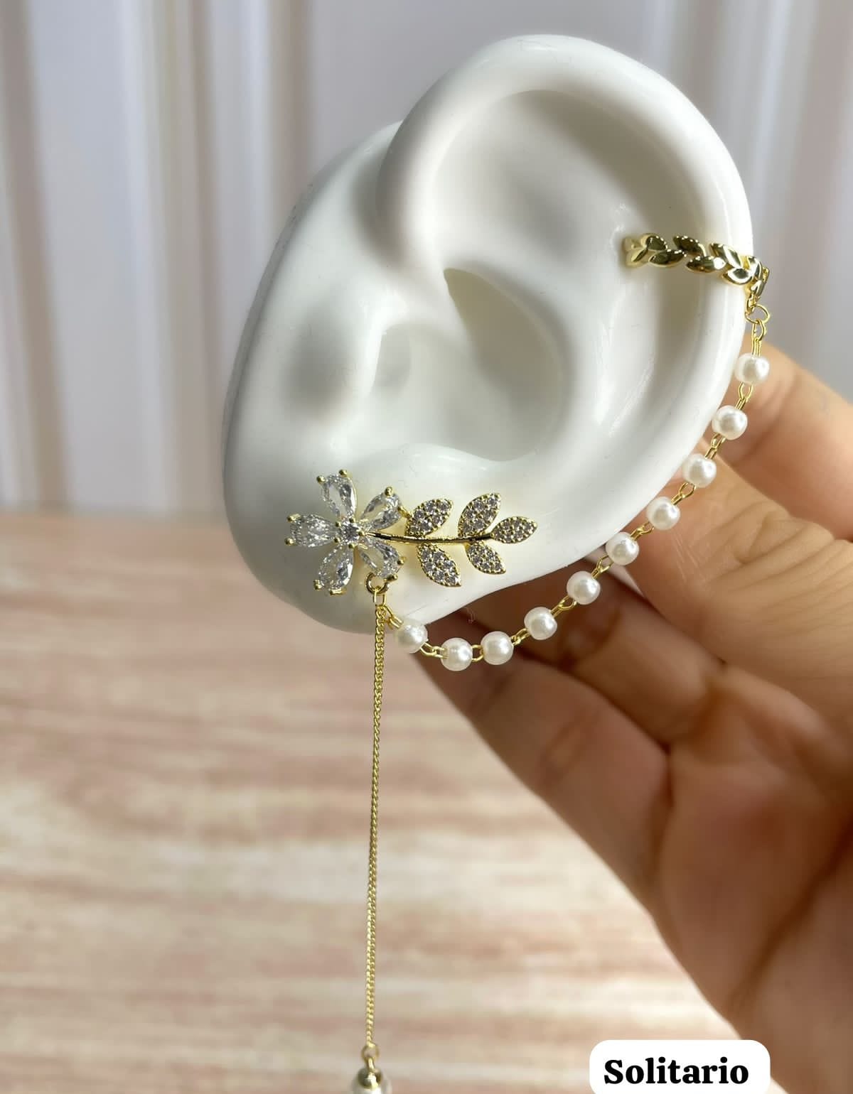 Orejero Flor y perlas Ear Cuff ACuff