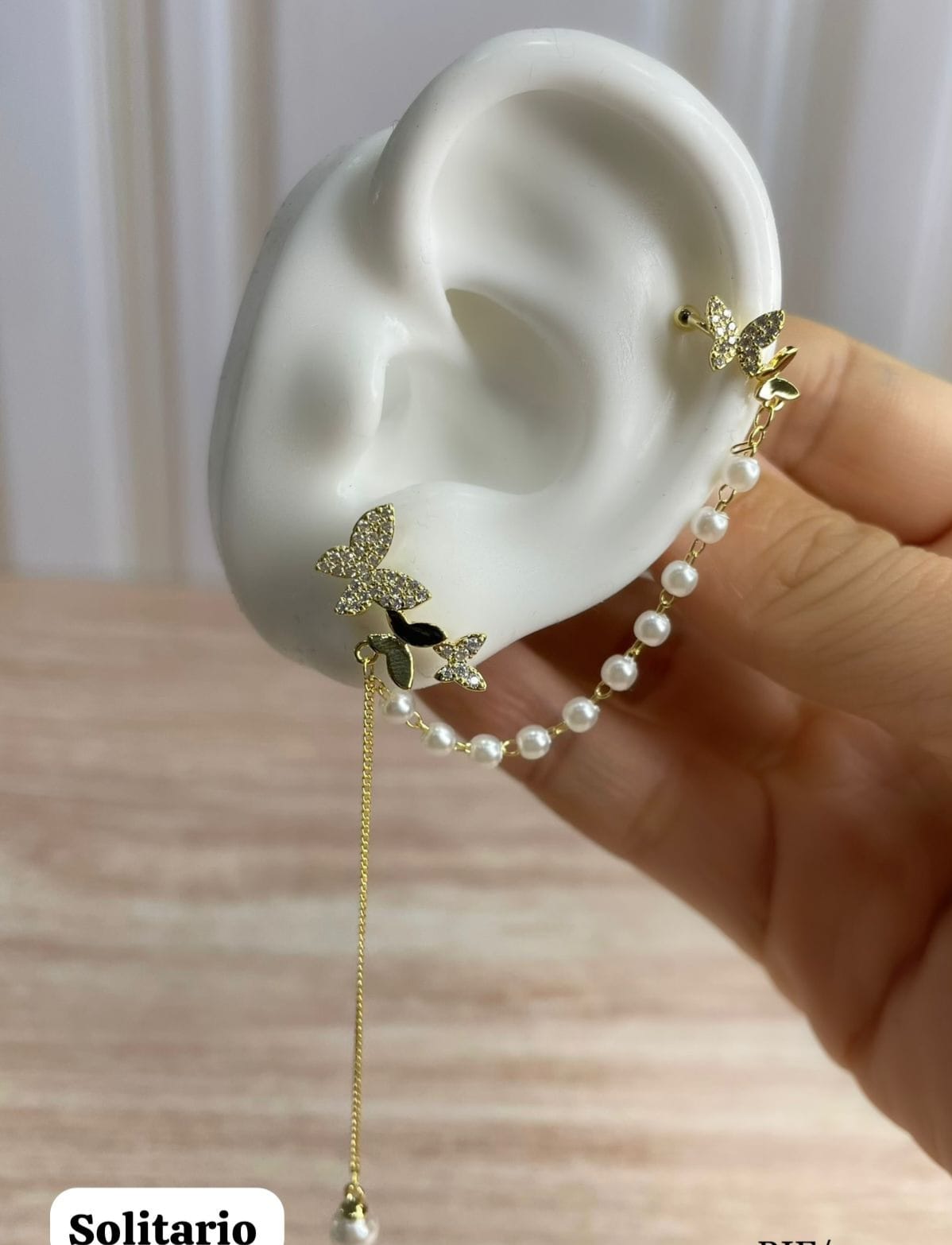 Orejero perlas y mariposa Ear Cuff ACuff