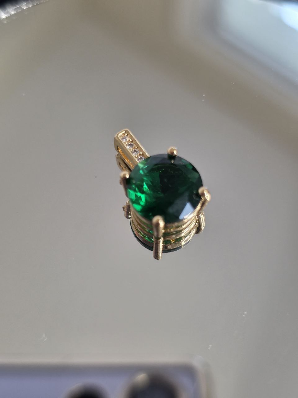 Dije Green Dot D