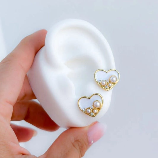 Aretes mini corazón Z