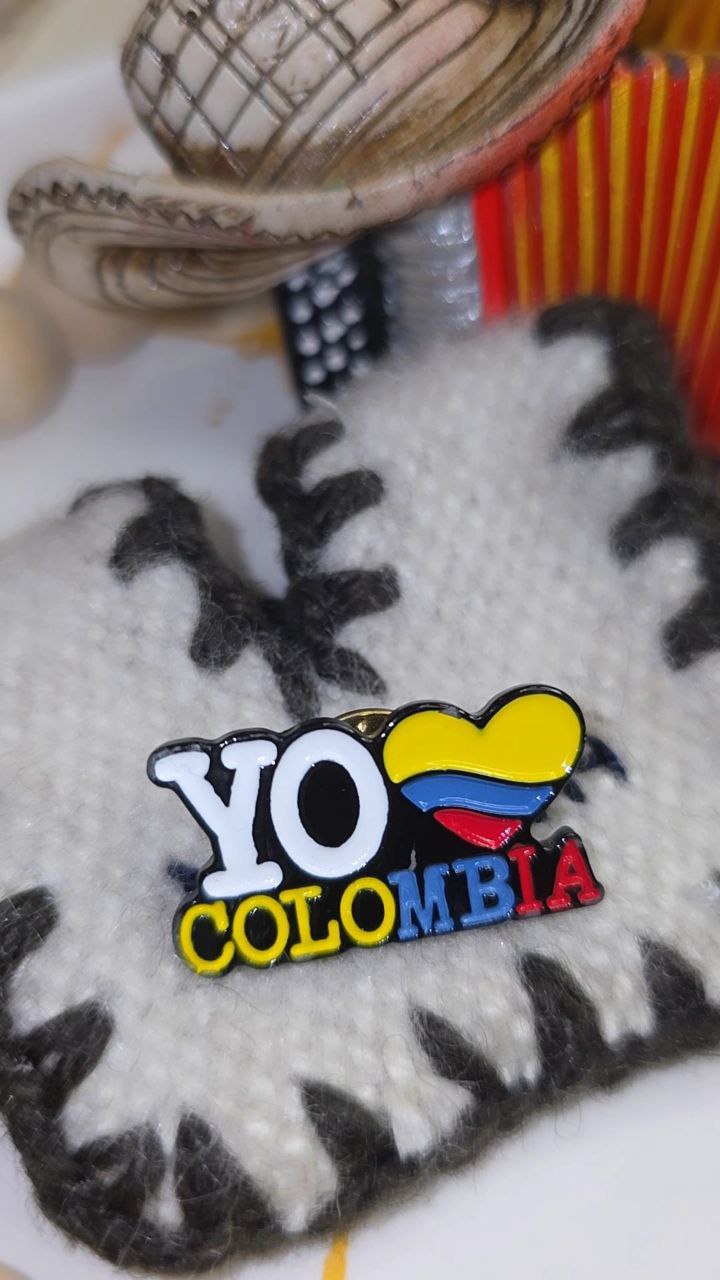 Prendedor Love Colombia