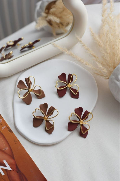 Aretes de Flor y Alambre Z