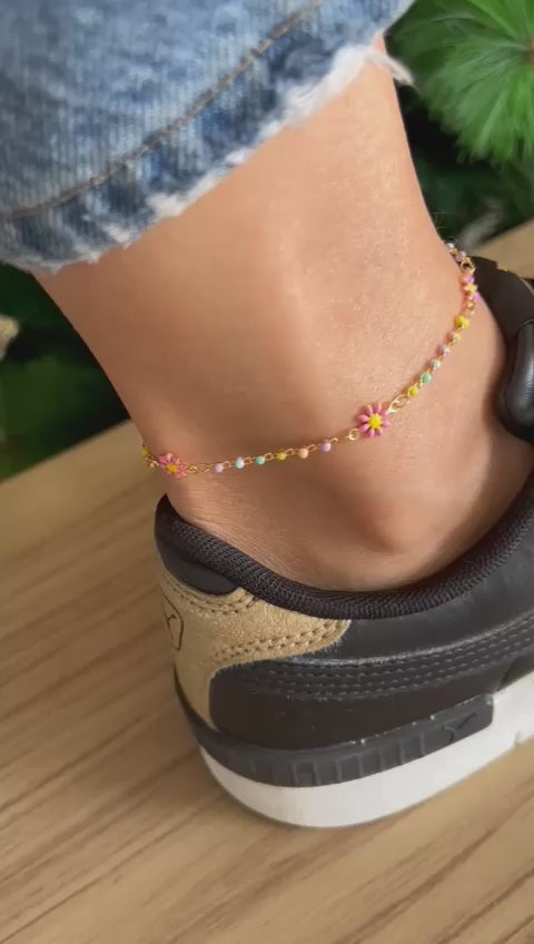 Chain anklet with charms and daisies T